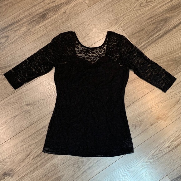 Kismet Lace Top with 3/4 Length Sleeve - Picture 2 of 5